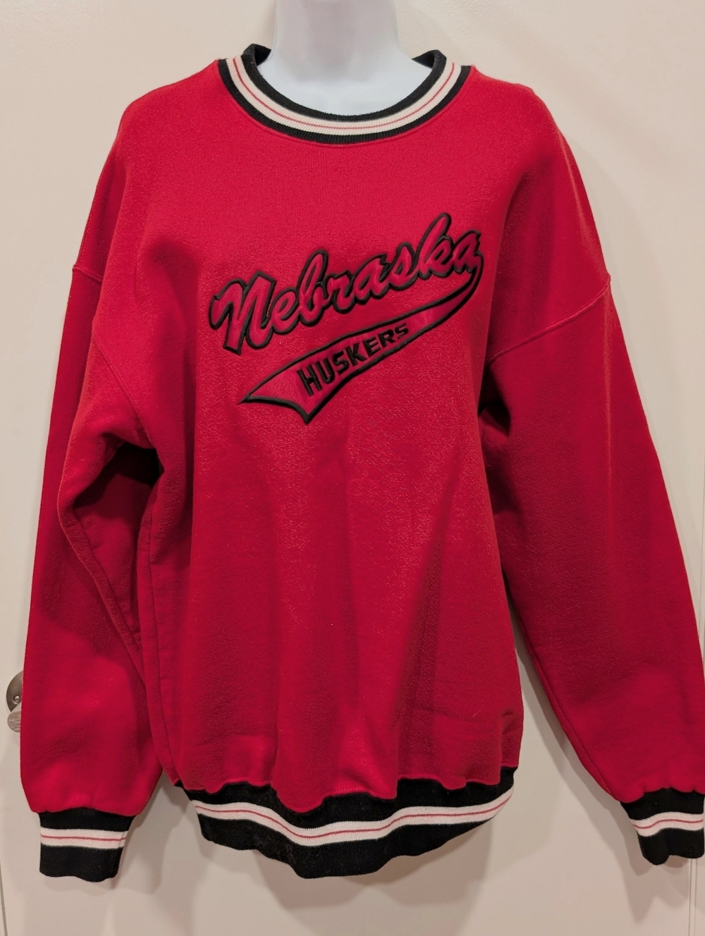 Nebraska Huskers Red Crewneck Sweatshirt Men's LG Excellent Condition
